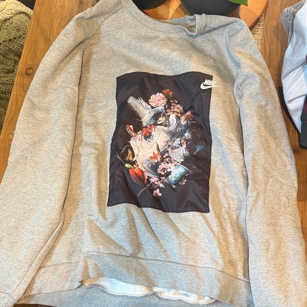 Nike Gray Floral Graphic Men's Crewneck Sweater